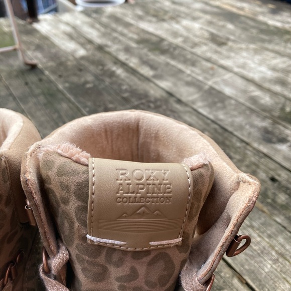 Roxy Leopard Print Winter Shoes - Picture 4 of 7